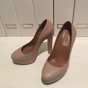 Valentino Nude Vitello Pumps